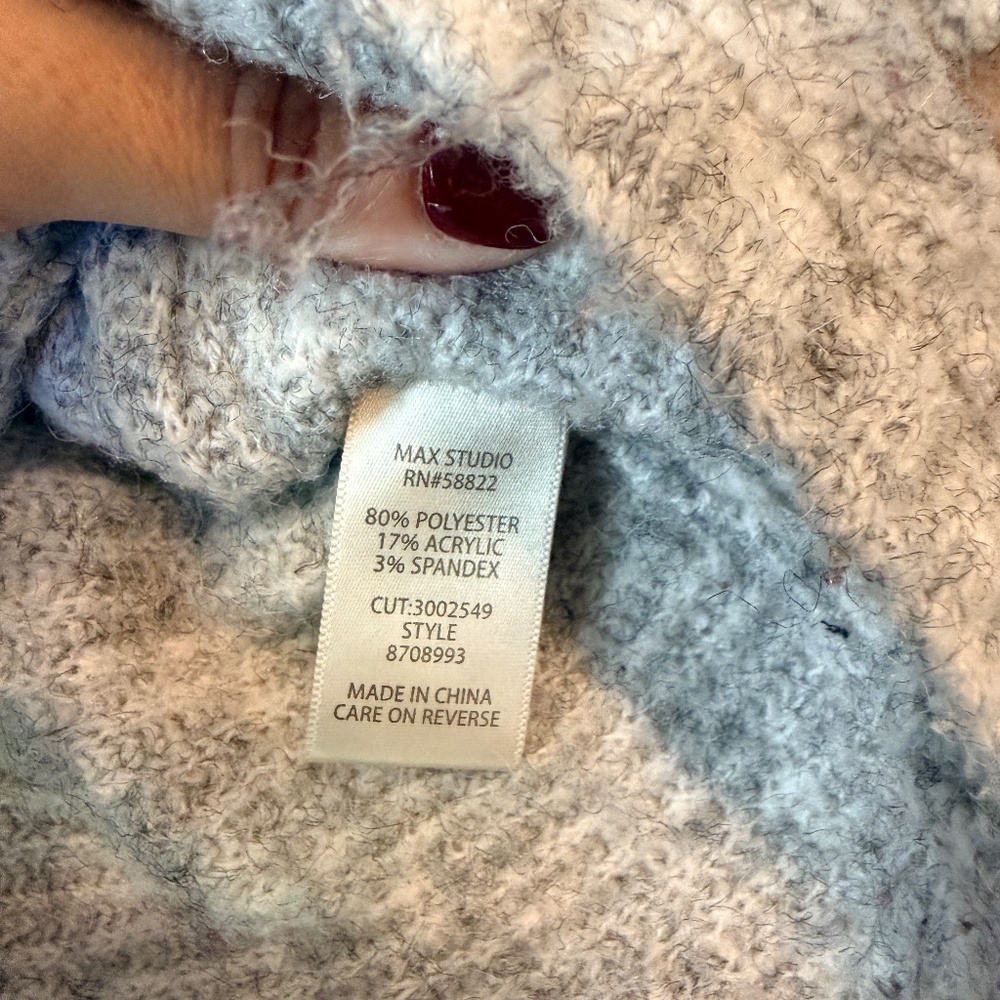 Max Studio Grey Sweater size M - Picture 3 of 6
